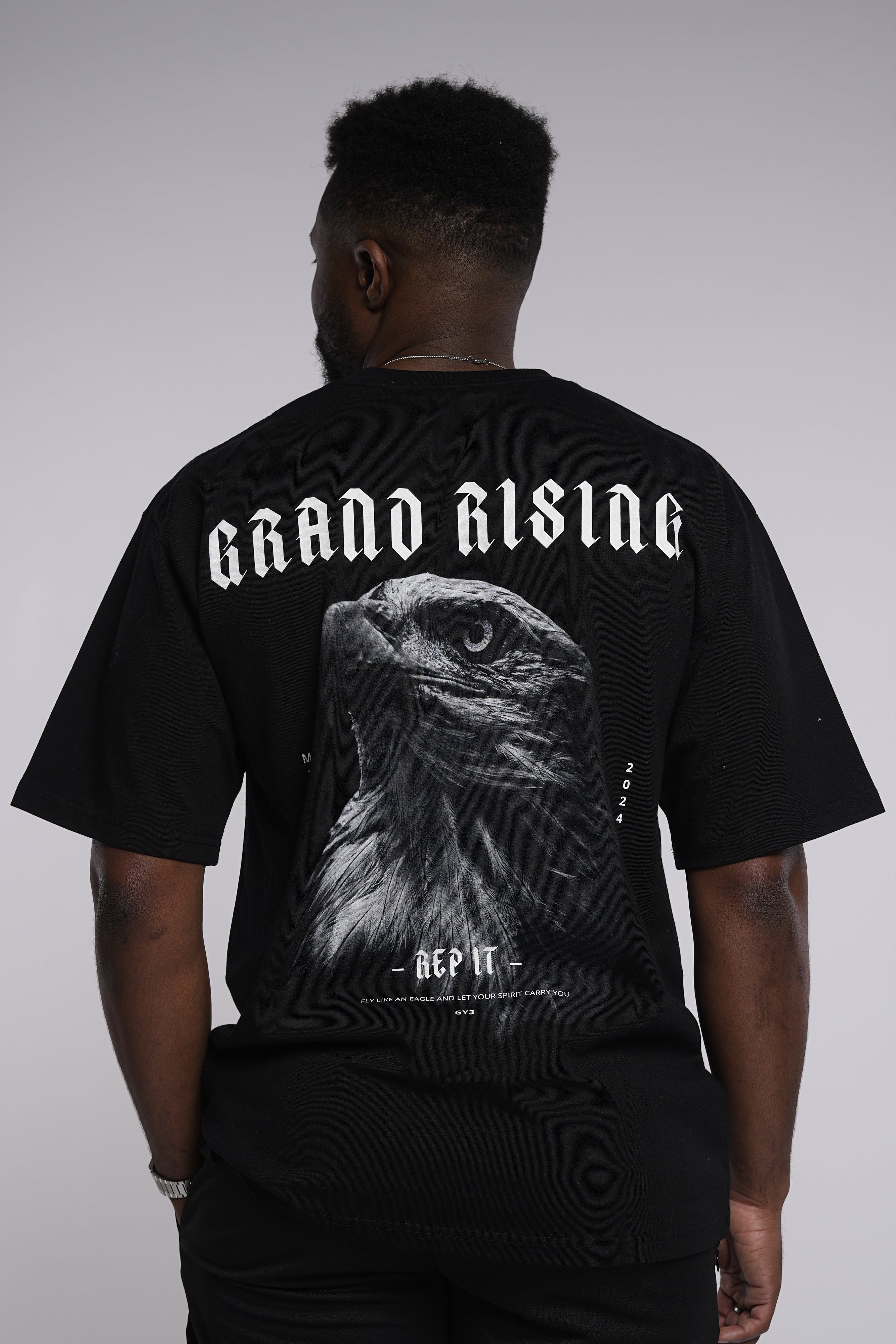Grand rising tee